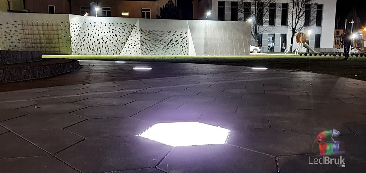vedhæng Regnskab kaste støv i øjnene Lighting Fixture Pavement Panel - Luminous Paving Stone LED - LedBruk Sp. z  o.o.